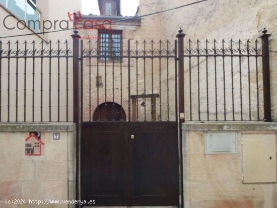 VENTA/ALQUILER.-.CASA DE PUEBLO CON PATIO - SEGOVIA