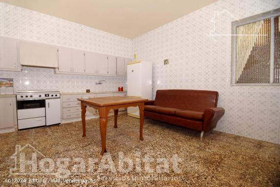 GRAN CASA CON TERRAZA Y TRASTERO - CASTELLON