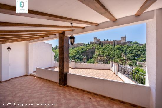 ESPECTACULAR CHALET CON VISTAS ÚNICAS A LA ALHAMBRA - GRANADA