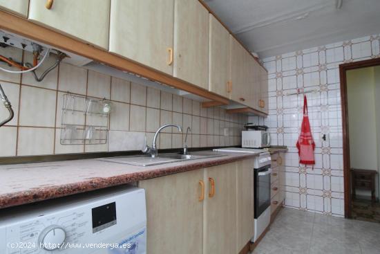 Apartamento de tres dormitorios para reformar en la playa del Acequión de Torrevieja - ALICANTE