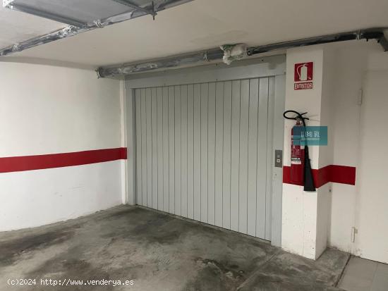 Plaza de garaje para moto en venta en Los Remedios - SEVILLA