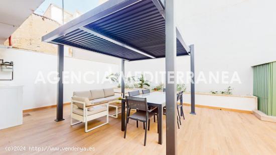 Vivienda en Planta Baja con Amplia Terraza - VALENCIA