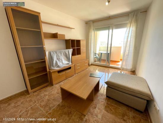 Apartamento de 2 Dormitorios Dobles, 2 Baños, Balcon, Piscina Comunitaria, Parking y Trastero - TAR