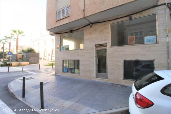 Local inscrito como VIVIENDA, céntrico para negocio en el corazón de Torrevieja - ALICANTE