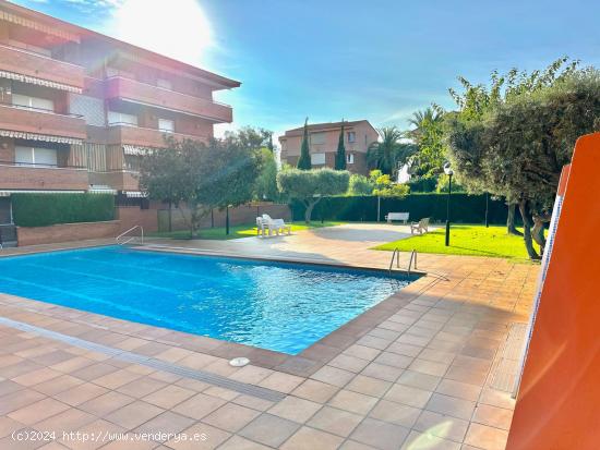  🏡✨ **Apartamento en Coma-Ruga a solo 80 metros de la playa! 🌊🏖 - TARRAGONA 