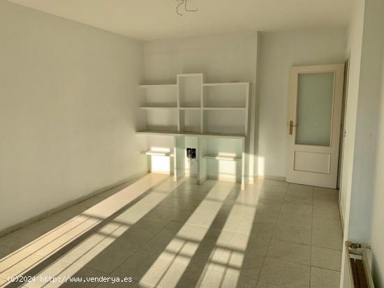 SE VENDE PISO EN CL PINTOR RAFAEL BOTI Nº 27 1 1 - Galapagar - Madrid - MADRID