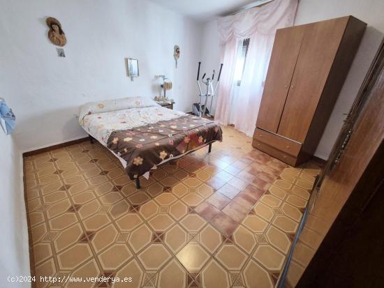 CASA EN LA ZONA DE PADRE JESUS CON MULTIPLES POSIBILIDADES - MALAGA