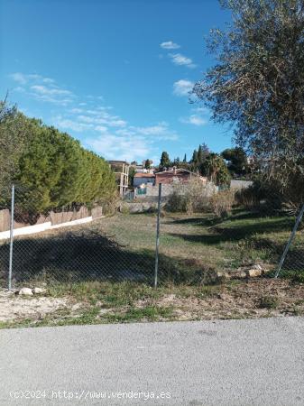 PARCELA A LAS AFUERAS DE ALHAURIN EL GRANDE - MALAGA