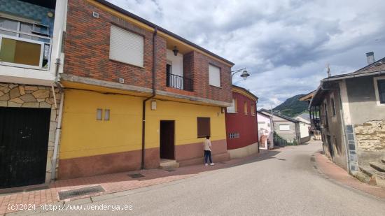  ALQUILER CASA EN TORAL DE MERAYO - LEON 