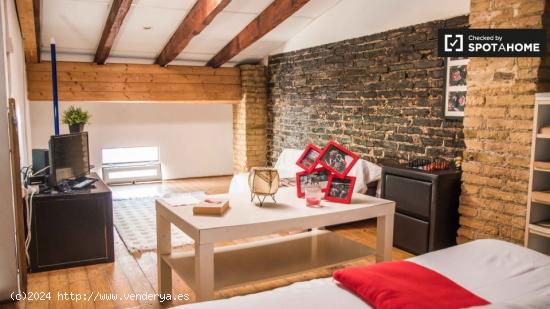 Encantador apartamento de 2 dormitorios en alquiler en L'Eixample - VALENCIA