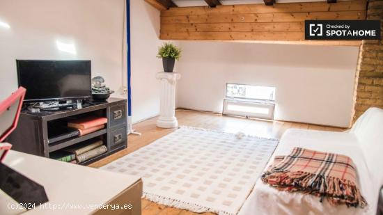 Encantador apartamento de 2 dormitorios en alquiler en L'Eixample - VALENCIA