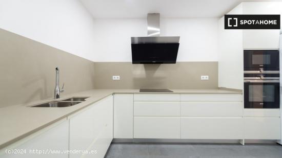 Apartamento entero de 2 dormitorios en Barcelona. - BARCELONA