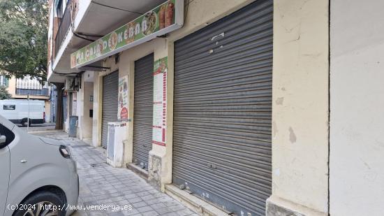 LOCAL COMERCIAL CON POSIBILIDAD DE SALIDA DE HUMO - BALEARES