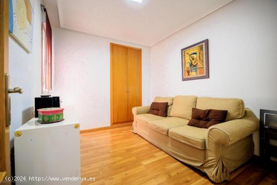 GRAN APARTAMENTO EN TORREVIEJA, 3 HAB, 2 BAÑO - ALICANTE