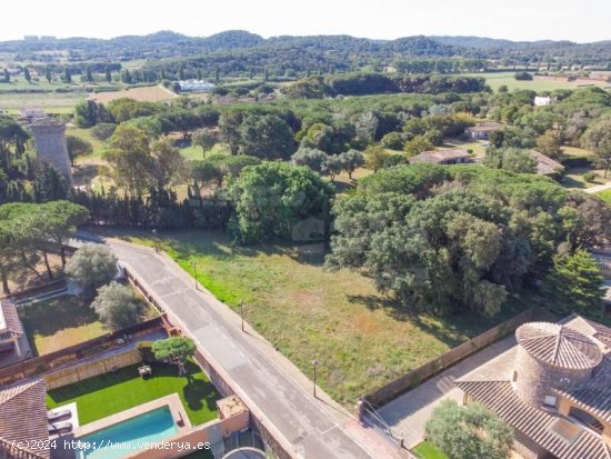 Parcela en venta en Mont-ras (Girona)