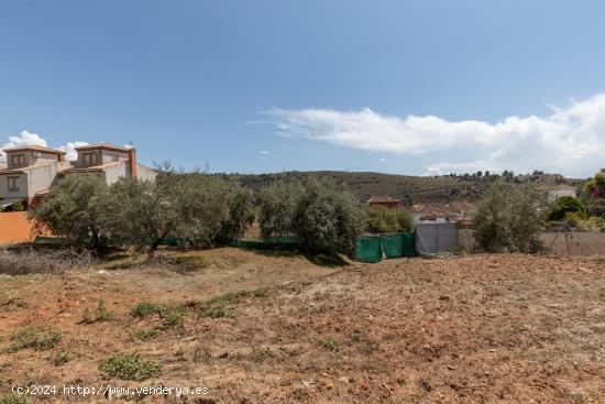 Terreno urbanizable en Granada  en una zona tranquila y demandada con 687 m2 de superficie parcela. 