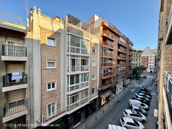 Piso de 4 dormitorios y terraza en Santa Teresa, Murcia - MURCIA