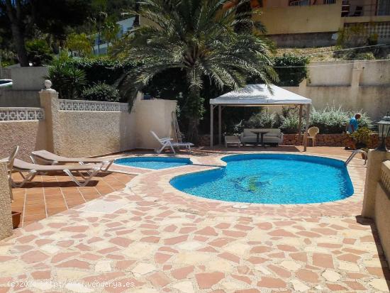 Villa en El Albir con 4 apartamentos - ALICANTE