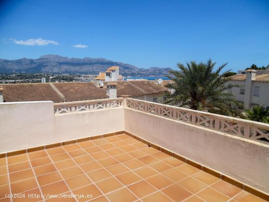 Villa en El Albir con 4 apartamentos - ALICANTE