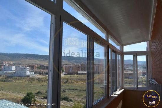 PISO EN VENTA REFORMADO CON TERRAZA Y PLAZA DE GARAJE - CUENCA