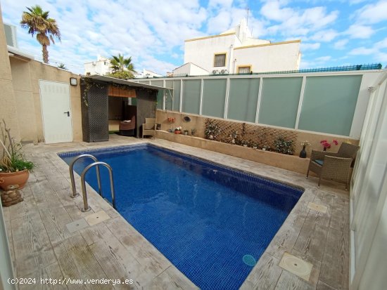 Villa en venta en Orihuela (Alicante)