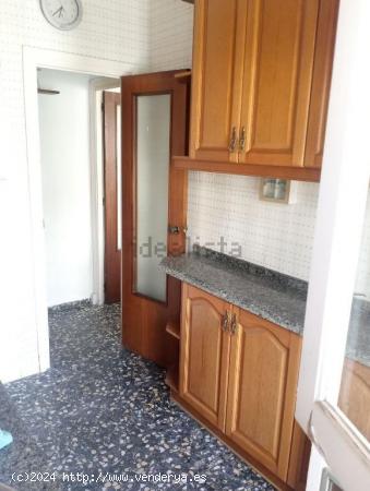 SE VENDE PISO EN 3ª PLANTA CON ASCENSOR EN ZONA MERCADO DE ALICANTE - ALICANTE