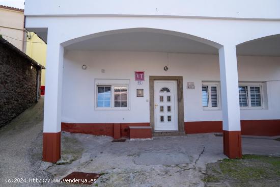 Casa de pueblo a un paso de la playa en Cee - A CORUÑA