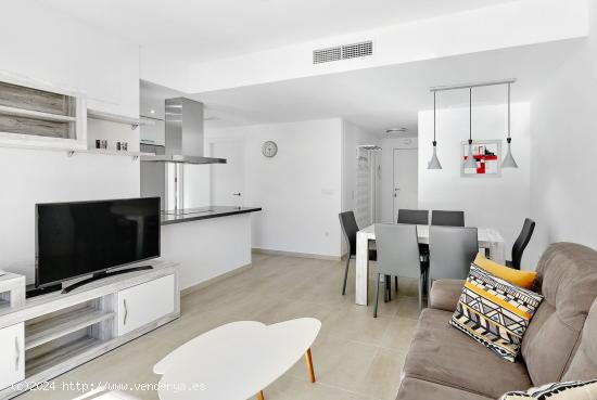 APARTAMENTO DE 2 DORMITORIOS 2 BAÑOS EN VILLA MARTIN (ORIHUELA COSTA) ALICANTE - ALICANTE