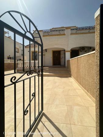 DUPLEX DE 2 DORMITORIOS 2 BAÑOS EN ORIHUELA COSTA (DREAM HILLS) ALICANTE - ALICANTE