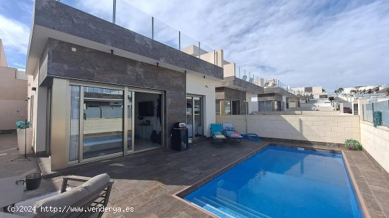 Villa en venta en Orihuela (Alicante)