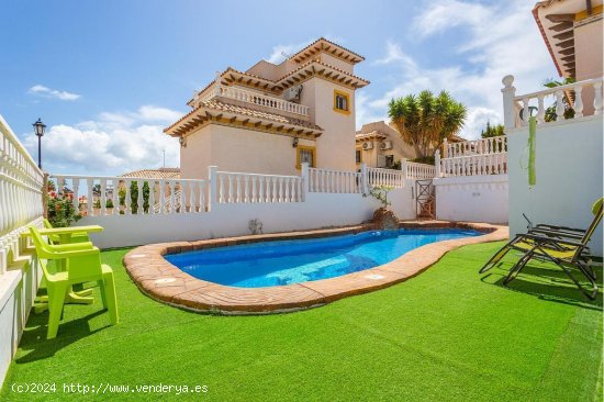 Villa en venta en Orihuela (Alicante)