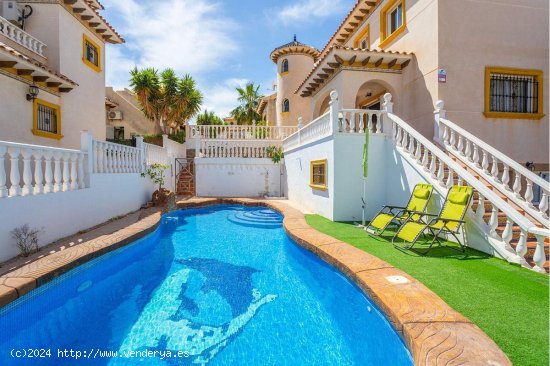 Villa en venta en Orihuela (Alicante)