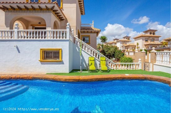 Villa en venta en Orihuela (Alicante)