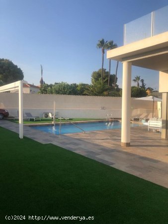 Villa en venta en Orihuela (Alicante)