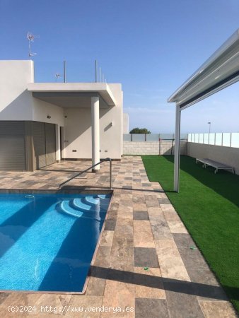 Villa en venta en Orihuela (Alicante)