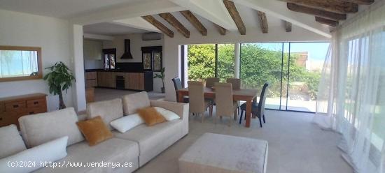 LUJOSA VILLA EN ZONA TANQUILA EN DENIA - ALICANTE