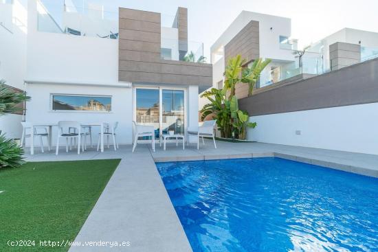 VILLA EXCLUSIVA CON PISCINA PRIVADA Y CLIMATIZADA - ALICANTE