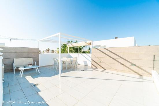 VILLA EXCLUSIVA CON PISCINA PRIVADA Y CLIMATIZADA - ALICANTE