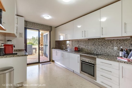 Apartamento en venta en Benahavís (Málaga)