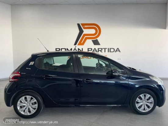 Peugeot 208 1.4 70CV de 2014 con 109.380 Km por 8.900 EUR. en Sevilla