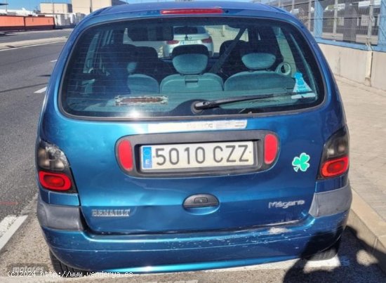 Renault Scenic 1.6 16V 110CV de 1999 con 283.500 Km por 1.400 EUR. en Madrid