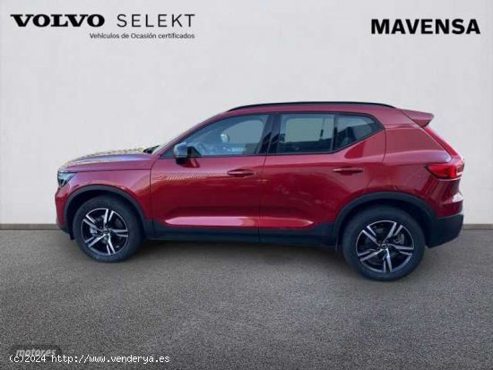 Volvo XC40 Plus, B3 mild hybrid, Gasolina, Dark de 2023 con 29.388 Km por 36.200 EUR. en Badajoz