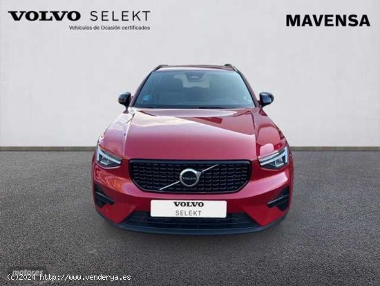 Volvo XC40 Plus, B3 mild hybrid, Gasolina, Dark de 2023 con 29.388 Km por 36.200 EUR. en Badajoz