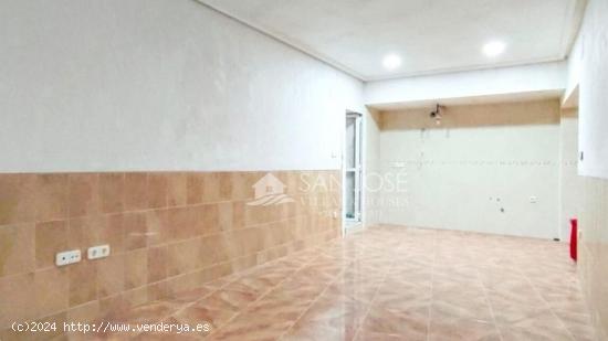 VENTA DE CASA EN EL CENTRO DE NOVELDA - ALICANTE