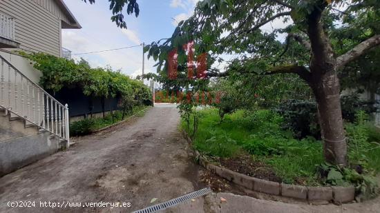 CASA CON JARDÍN Y GARAJE EN LA DERRASA. - ORENSE