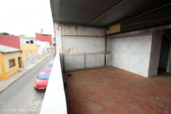 Casa Independiente de 2 plantas, con terraza. Zona del Gurugú - BADAJOZ