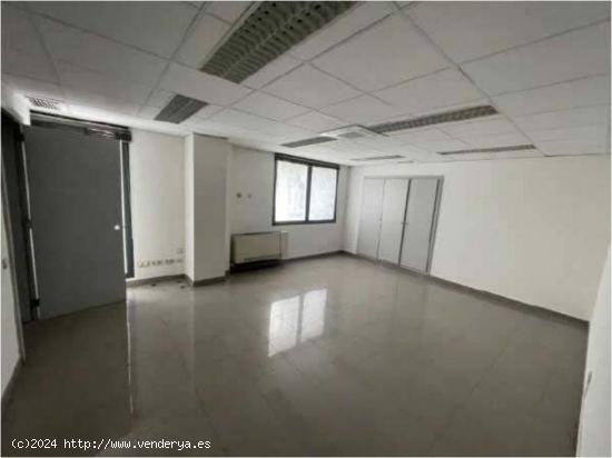 LOCAL COMERCIAL EN VENTA O ALQUILER EN MANRESA - BARCELONA