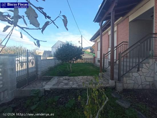 SE VENDE VIVIENDA EN CALAMOCOS - LEON