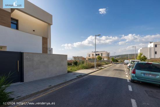 Parcela en suelo urbano en zona ferial de Huetor Vega. - GRANADA