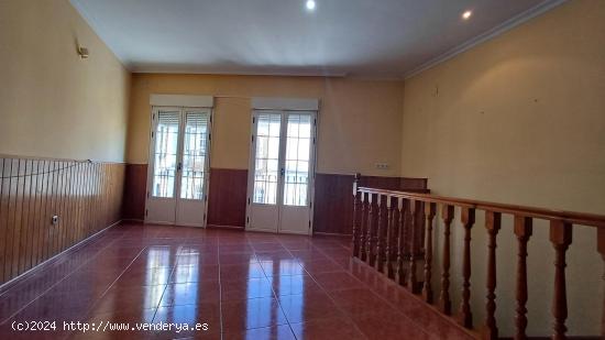 VENTA CASA INDEPENDIENTE - CACERES